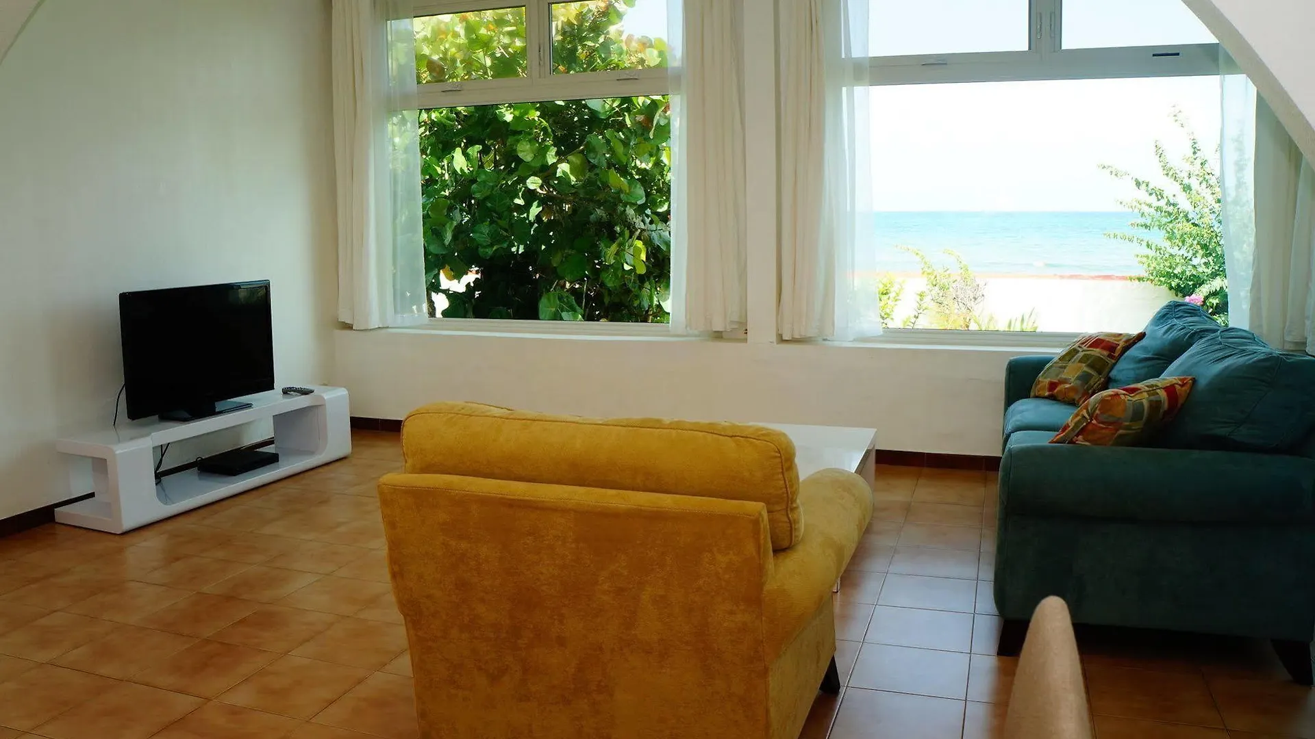 ויסקז Bravo Beach Hotel