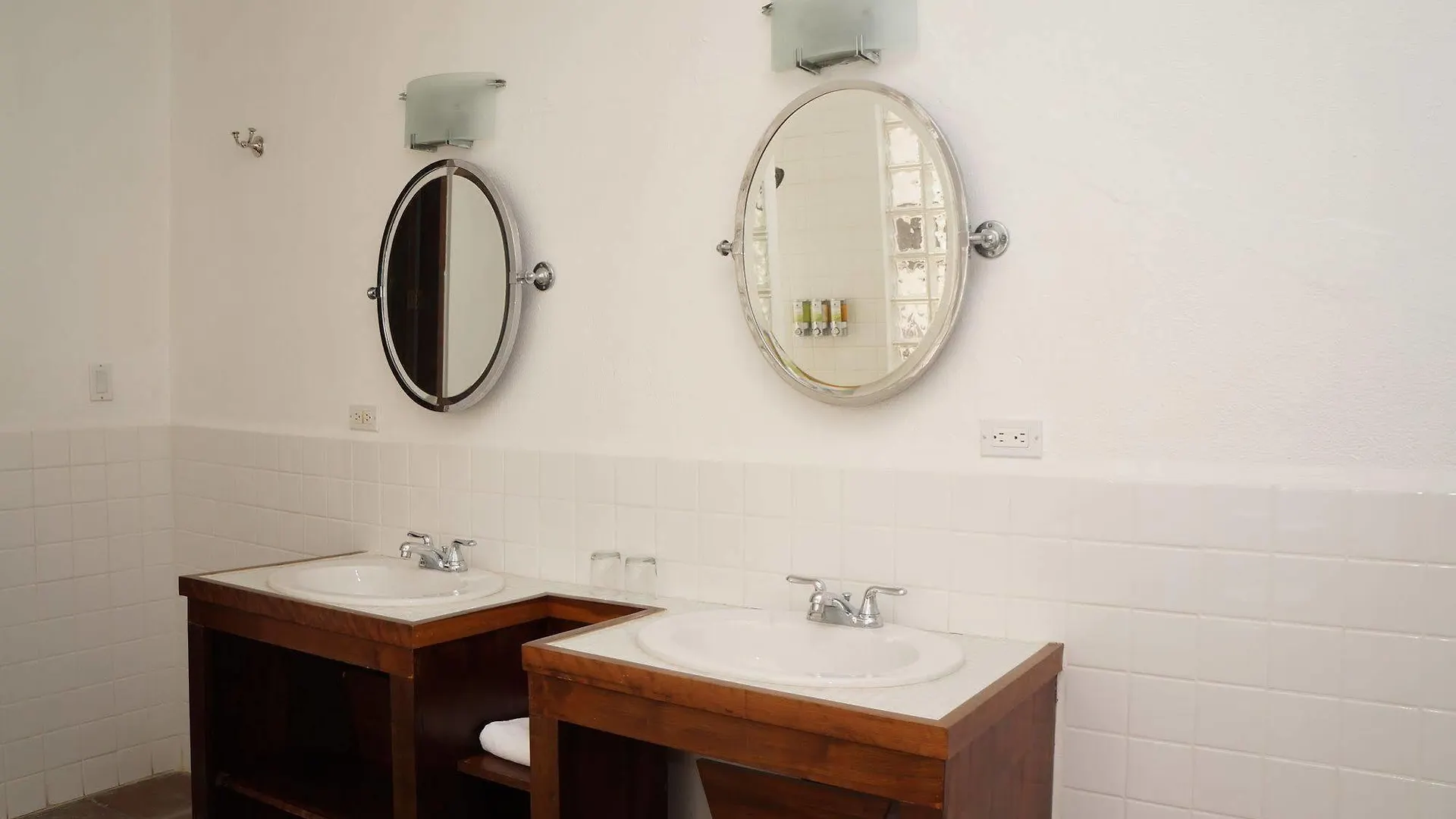 ויסקז Bravo Beach Hotel 3*,  פוארטו ריקו