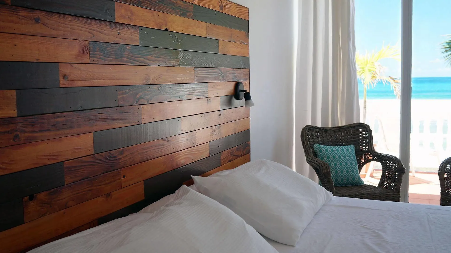 ויסקז Bravo Beach Hotel