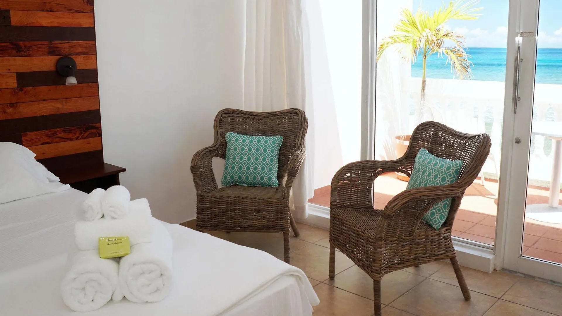 ויסקז Bravo Beach Hotel