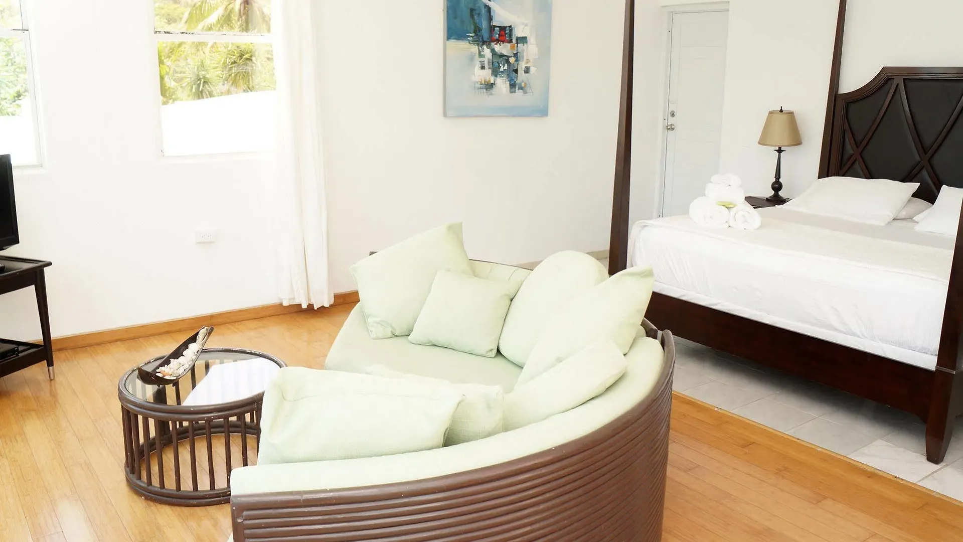 ויסקז Bravo Beach Hotel 3*,